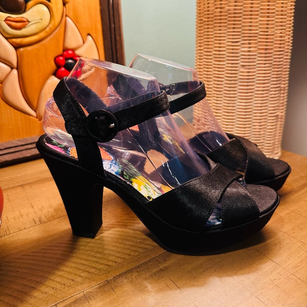 Rocketdog Black Satin Heeled Sandal Size 8M